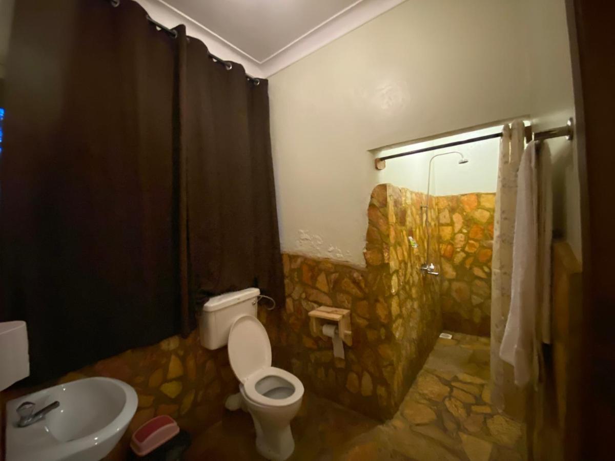 Afro Smile Hotel & Guest House - Τζίντζα Εξωτερικό φωτογραφία
