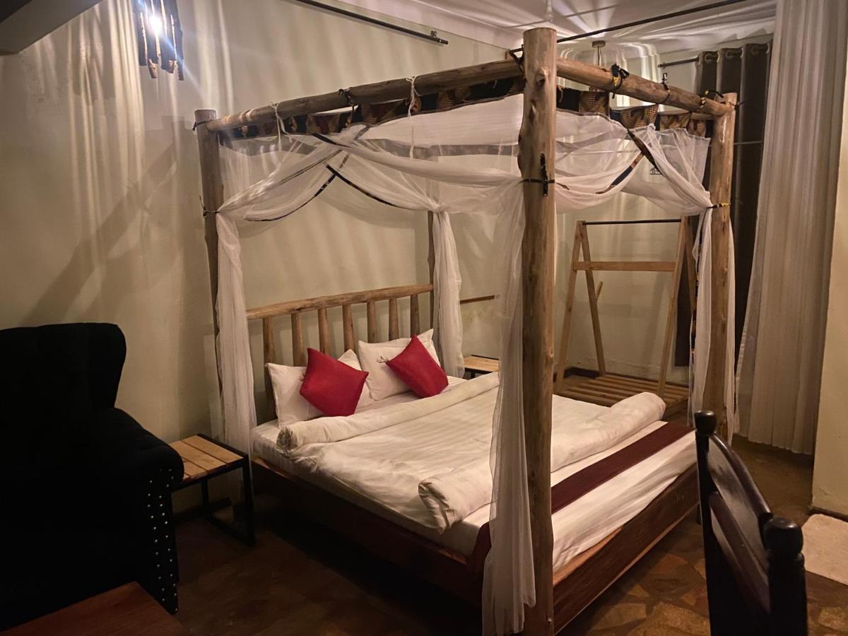 Afro Smile Hotel & Guest House - Τζίντζα Εξωτερικό φωτογραφία