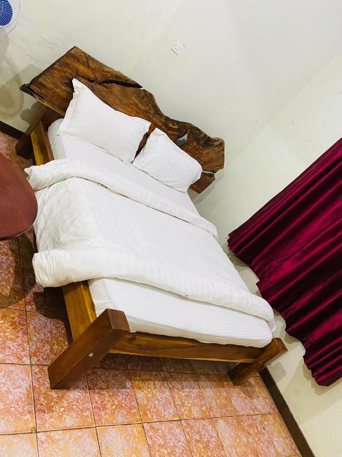 Afro Smile Hotel & Guest House - Τζίντζα Εξωτερικό φωτογραφία
