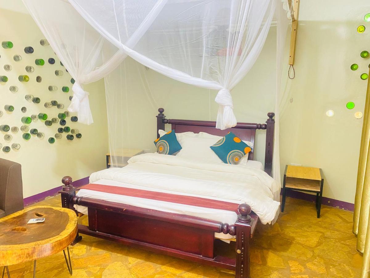 Afro Smile Hotel & Guest House - Τζίντζα Εξωτερικό φωτογραφία