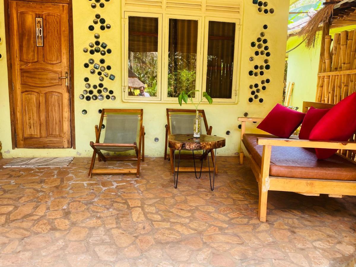 Afro Smile Hotel & Guest House - Τζίντζα Εξωτερικό φωτογραφία