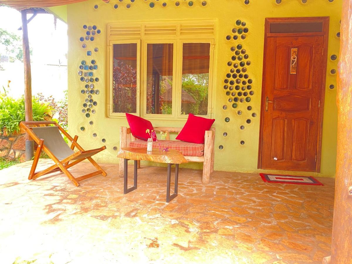 Afro Smile Hotel & Guest House - Τζίντζα Εξωτερικό φωτογραφία