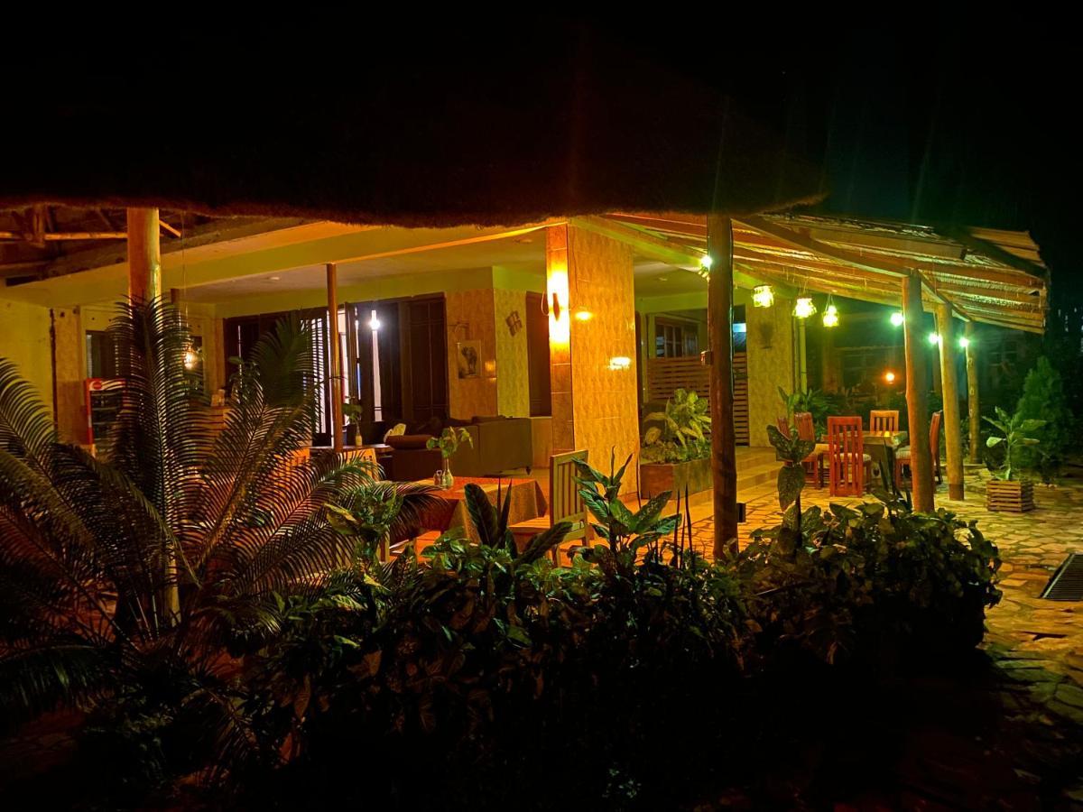 Afro Smile Hotel & Guest House - Τζίντζα Εξωτερικό φωτογραφία