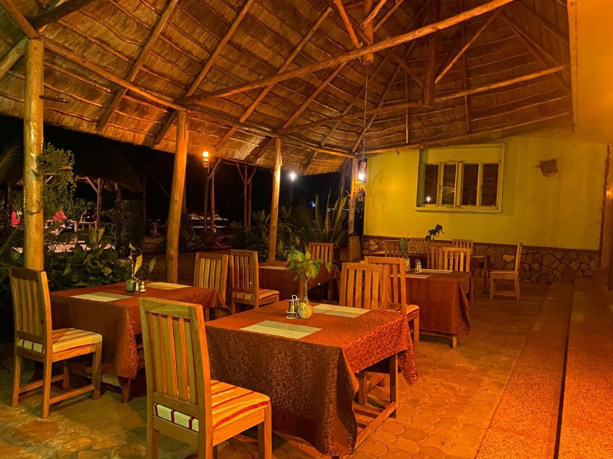 Afro Smile Hotel & Guest House - Τζίντζα Εξωτερικό φωτογραφία